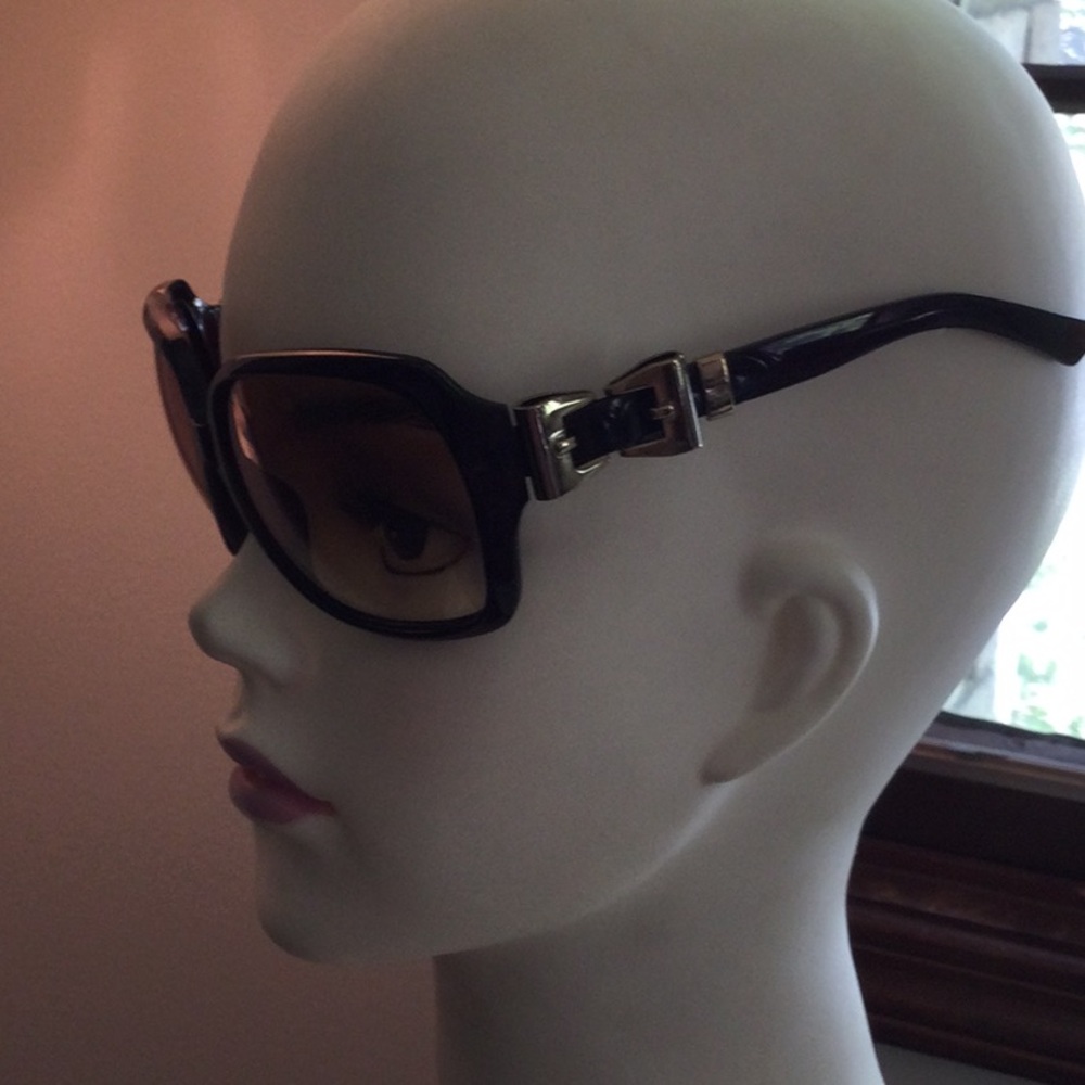 GUCCI Elegant Brown Sunglasses